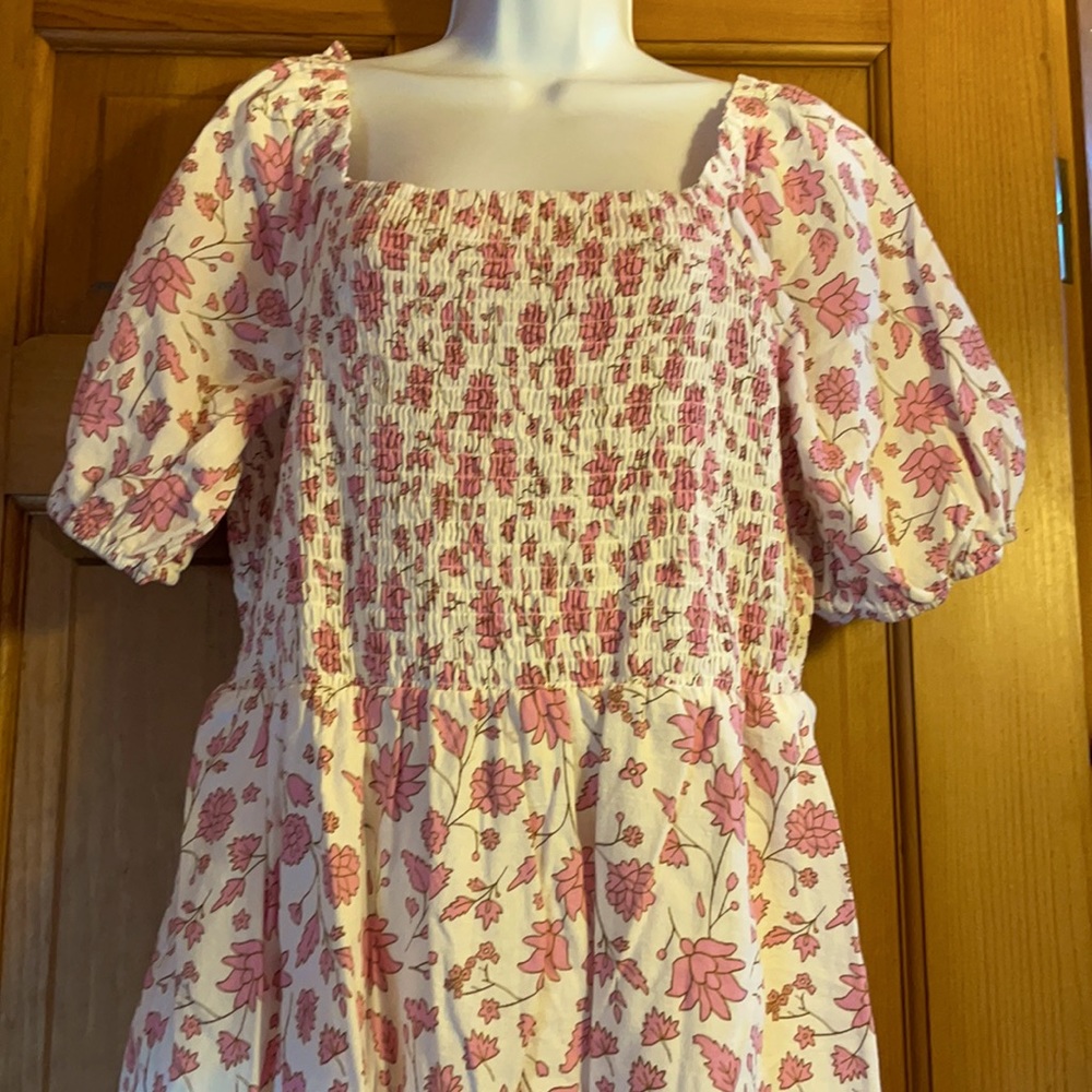 Universal thread knee length dress size L NWT